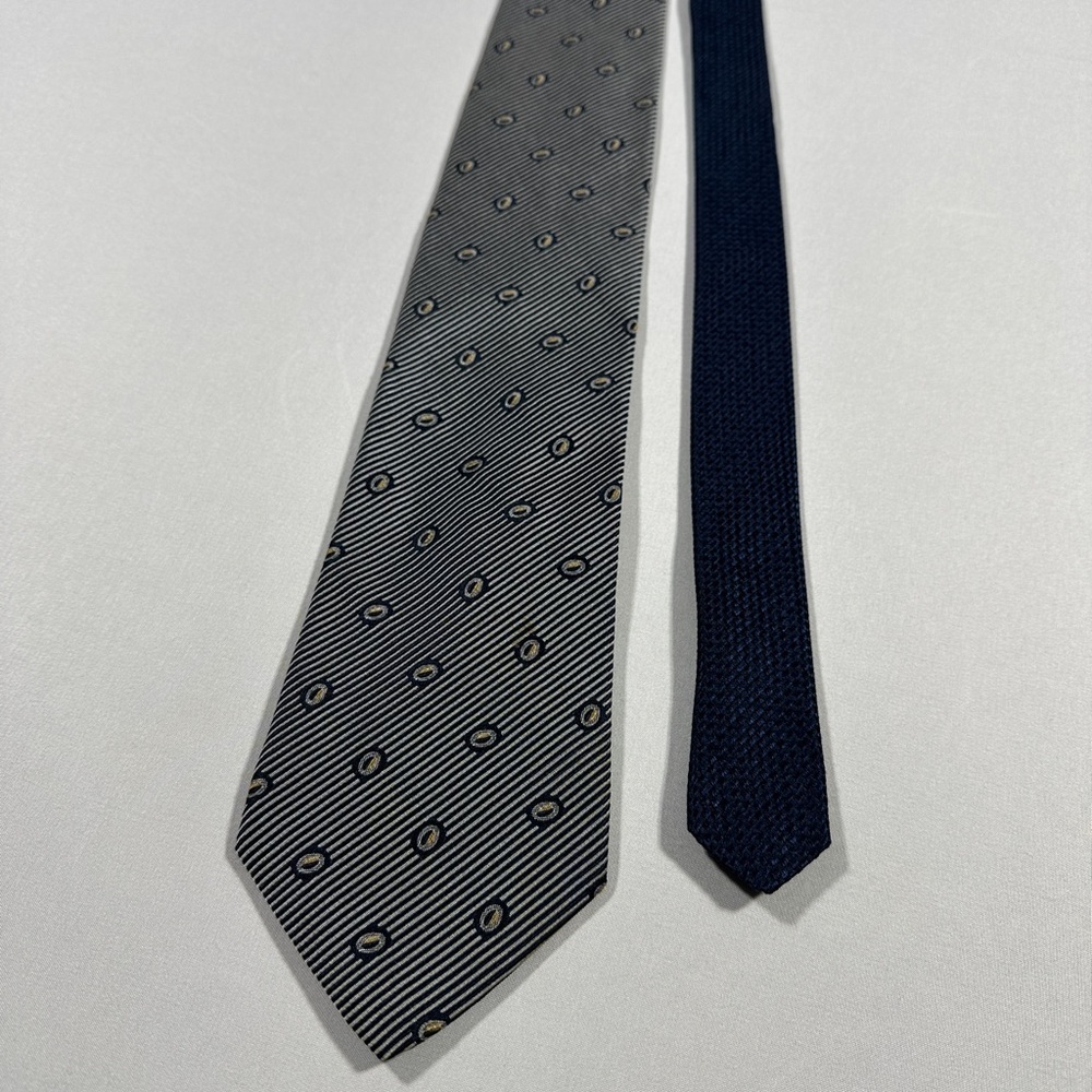 Men’s Tommy Hilfiger Silk Tie Two Tone Blue 56 Inches Long - Picture 2 of 6
